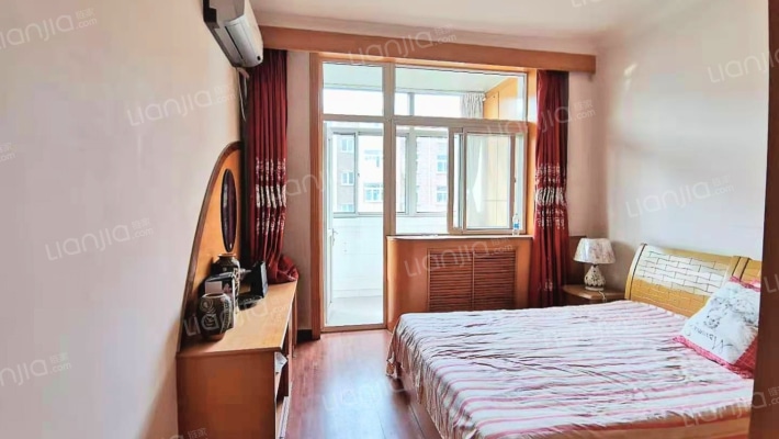 房本满五，南北通透三居室。采光好，视野无遮挡-卧室B