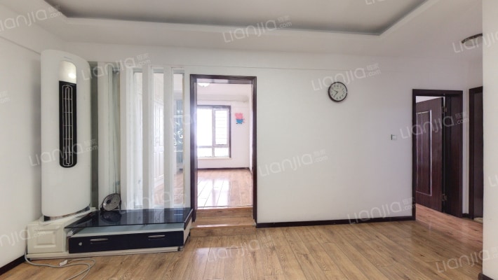 龙畔金泉五期K4区二手房实景图