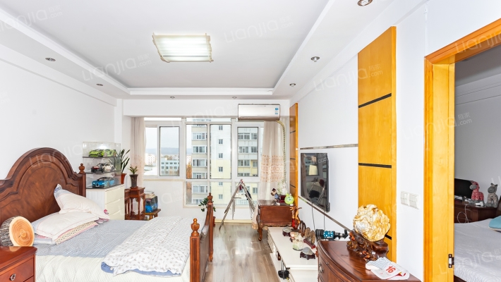 江畔财苑二手房实景图