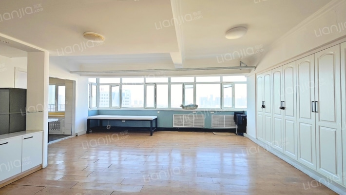 龙威大厦二手房实景图