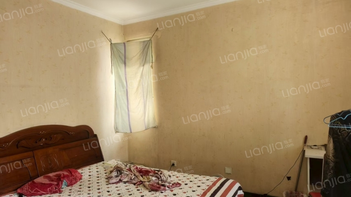 水岸花城 1室1厅 南-卧室