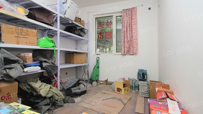 南北通透三居带下跃，社区中间楼栋，房本满2，诚意售-卧室B