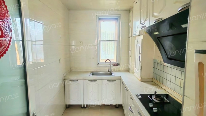 急售三利一期精装修小三居，南北向，价格美丽-厨房