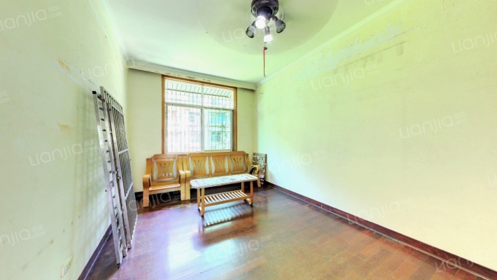 长汽宿舍二手房实景图