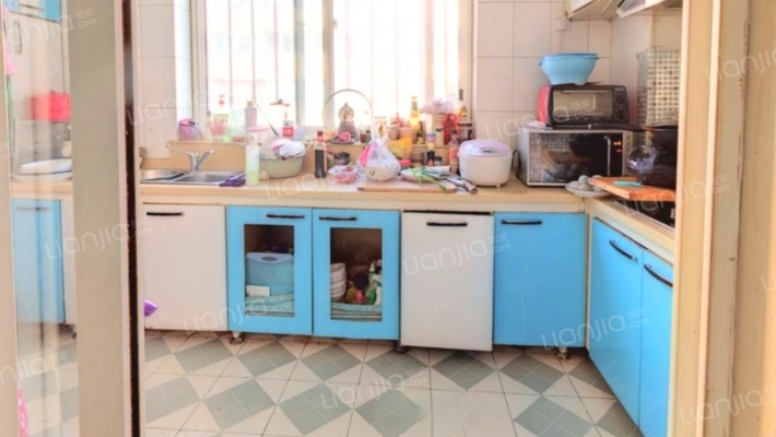 华阳主路 金地小区 低楼层 大三居-厨房