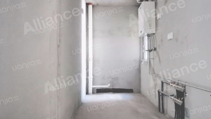 洋房南北通透三居室，中间楼层，诚心出售，价格可议-厨房