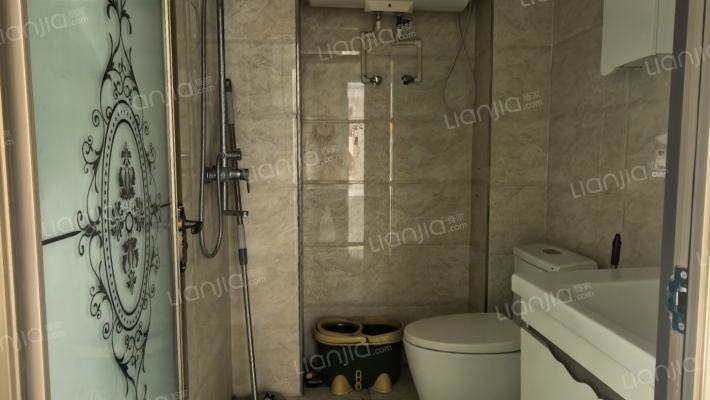 10多万精装集中供暖两居环境好有本-卫生间