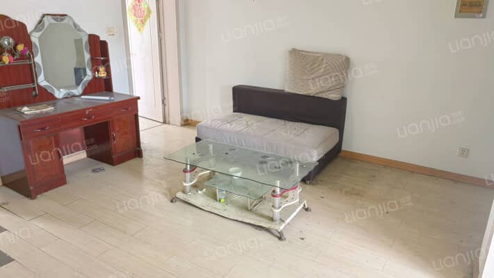 龙秀山庄二手房实景图