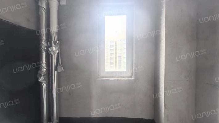 三利中和城B区南北通透三居室，楼层好采光好-淋浴间