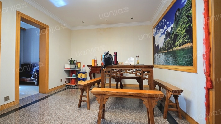 东关综合楼二手房实景图