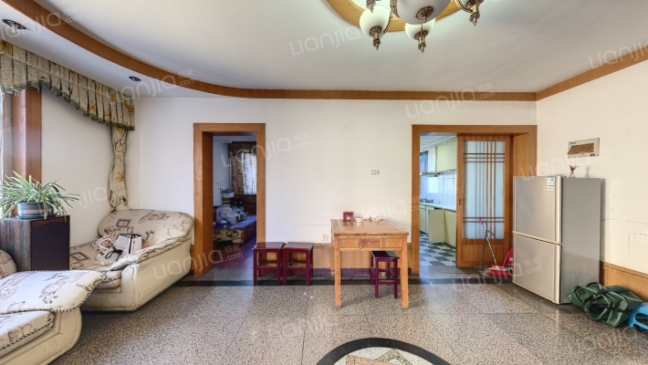 开发新村四组团二手房实景图