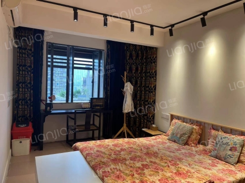 整租·泛华大厦 1室0厅 东南/南