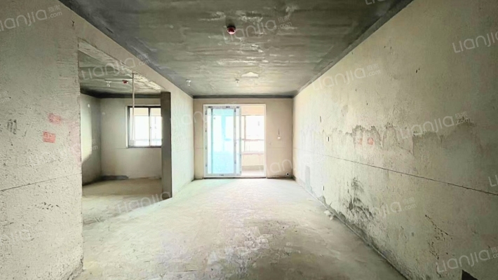 铂悦府二手房实景图