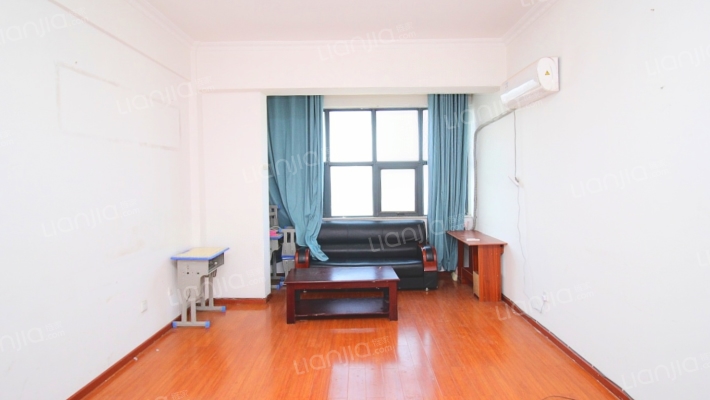 滨江国际星城公寓，可随时看房，通风好，采光好-客厅