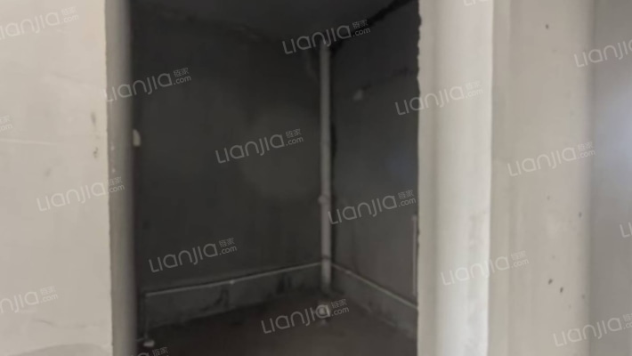 838公交总站旁 钻石商圈 客厅双卧朝南 业主靠谱售-卫生间B