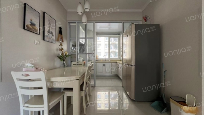 名流美域  南北三居  满二  精装修-餐厅