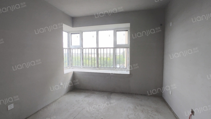 70年大产权，房证满二，次新房，通勤北京，交通方便。-卧室A