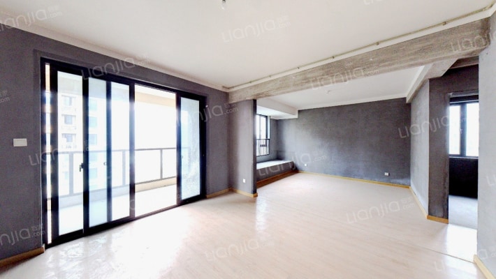 江畔名邸二手房实景图