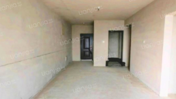 此房是毛坯房，业主诚心出售，可以看房子，价格还可谈-客厅