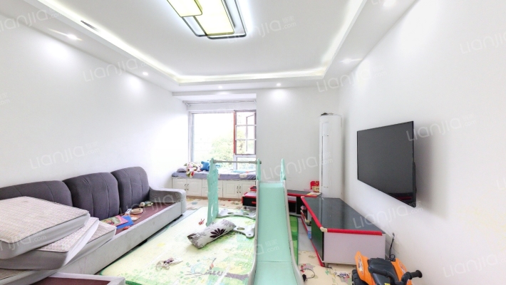 东郊小镇第六街区二手房实景图