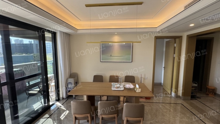 绿城蓝湾小镇·紫荆苑二手房实景图