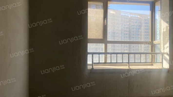 南向两居室，中间楼层采光无遮挡-卧室A