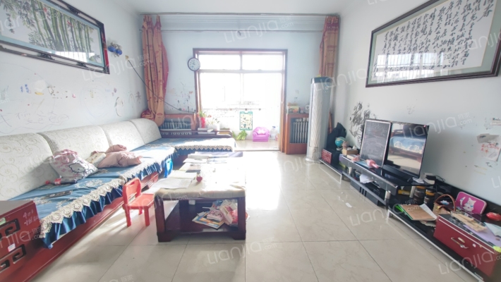 此房满五 中间楼层  生活配套齐全-客厅