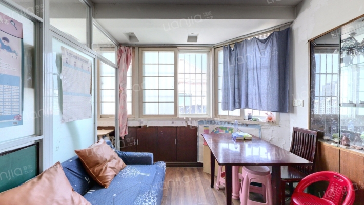 金信花园二手房实景图