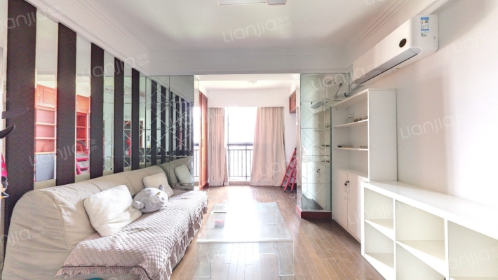 绿地逸湾二手房实景图