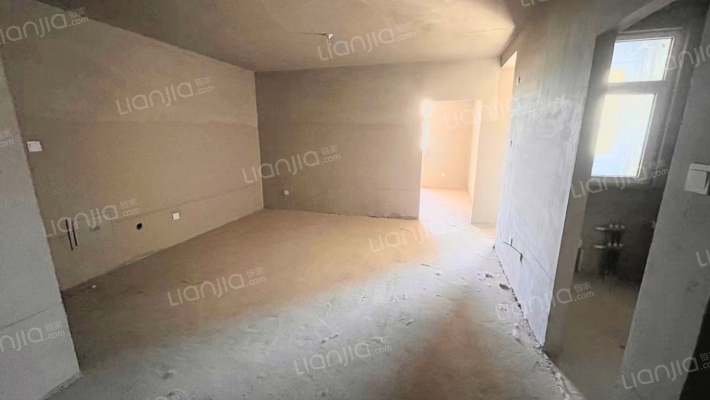 双塔片区的房子，高楼层，采光好，房本满五唯一-客厅