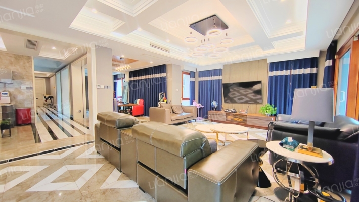 玛斯兰德捷豹谷街区二手房实景图