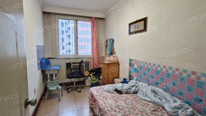 开发区，双语，低楼层，集中供暖三居-卧室B