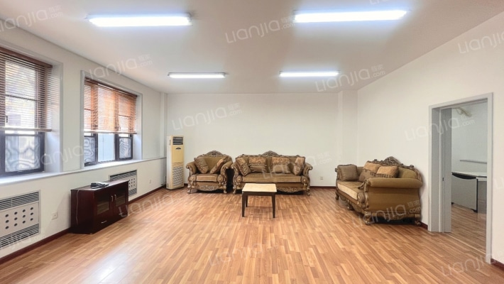 自由道30号二手房实景图