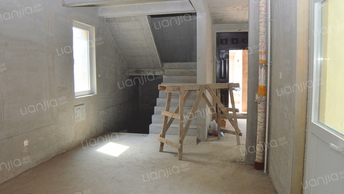 京都颐和城  边户 233平联排别墅 带大院子急售-餐厅