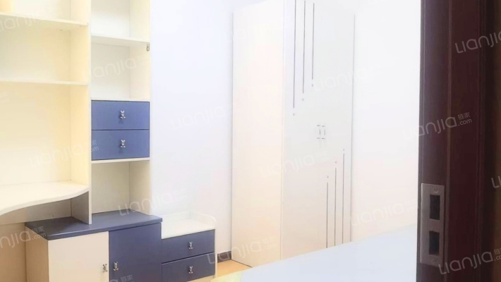 住进水岸花城，从此枕水而眠，揽四季河景 清晨更..-卧室B