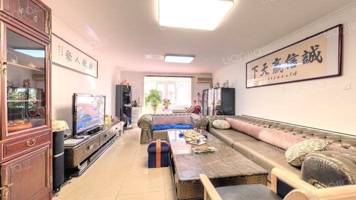 鸿运花园二手房实景图