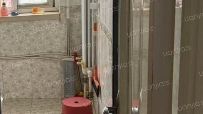 高居住品质评分、良好的物业管理、便利的交通-卫生间B