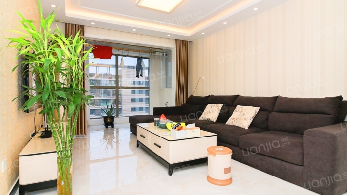 开发区 君临天下御景园 出门就是京港澳高速-客厅