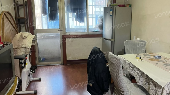 港中新村七区二手房实景图