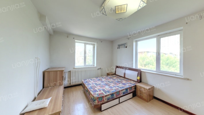 淦江东里二手房实景图