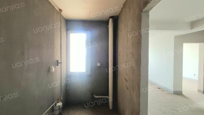 满二，两居室，集中供暖，采光好，优质房源！-厨房