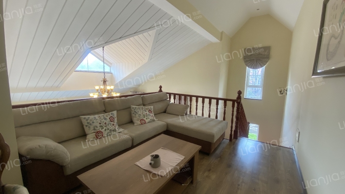 新上 京都高尔夫独栋别墅 客厅大挑空 临水系 带大花园-客厅