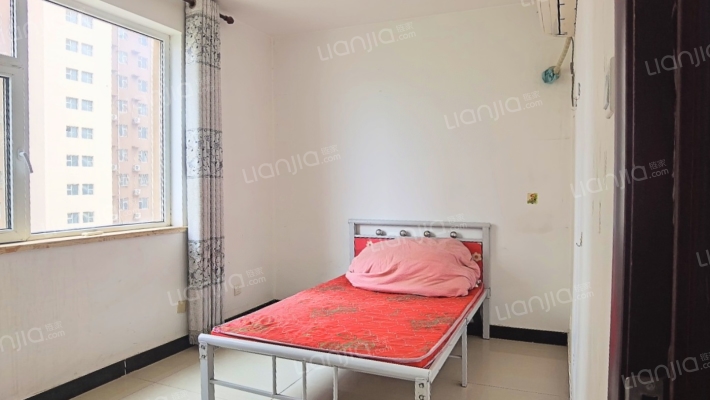 全阳户型，中装修两居，格局好采光好，底楼层-卧室A