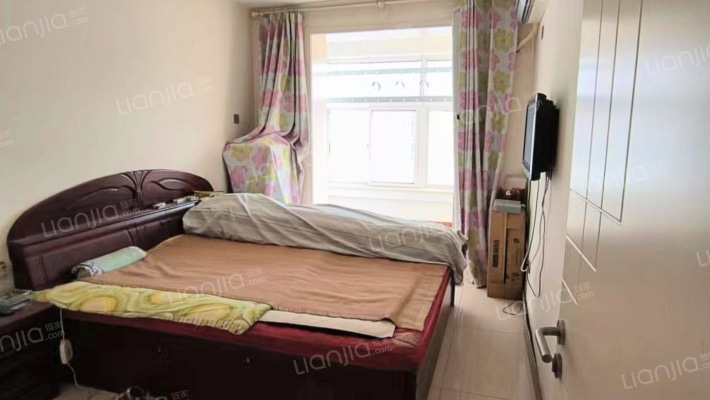 中间楼层   装修好业主真心卖-卧室A