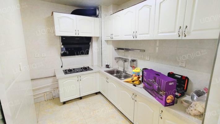 范阳路，北新家园 全南两居 中高楼层采光好 看房方便-厨房