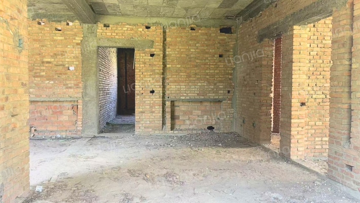 独栋别墅，个人不动产权证，可过户，600平院子-餐厅