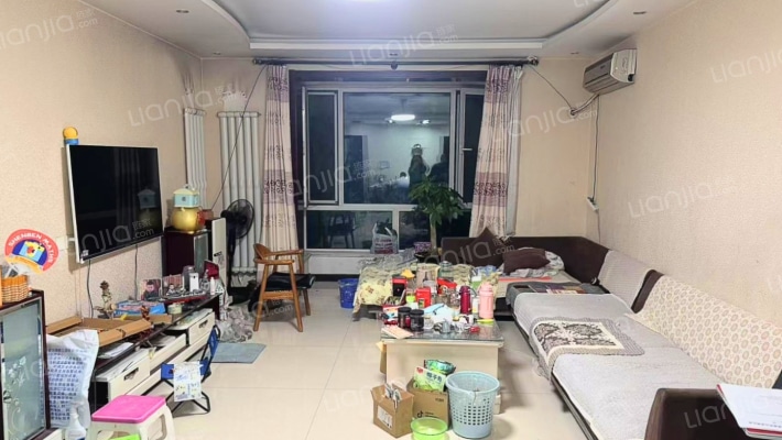 房本满五年，南北通透的三居两卫，好楼层，好户型。-客厅