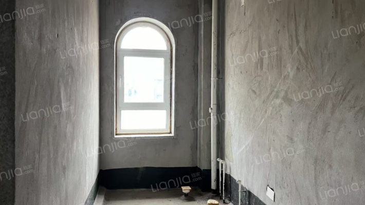 哈弗小镇联排别墅，低于开发商价格，房本满二诚意出售-卫生间C