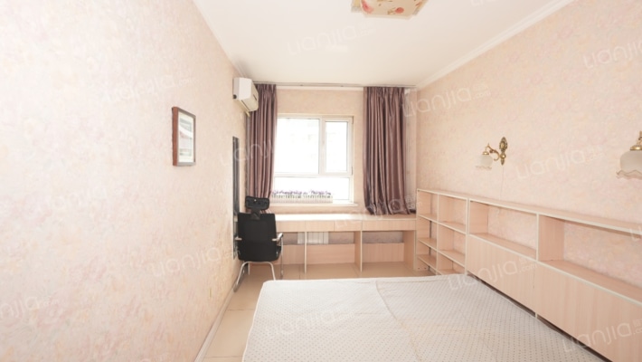北京南路 高新街  3室2厅  好房出售-卧室C