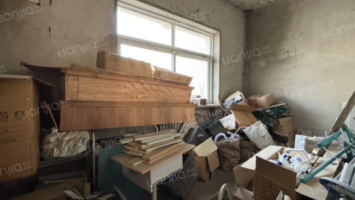 华阳别墅小区是独栋的，带一个小院，小区环境优美-卧室B